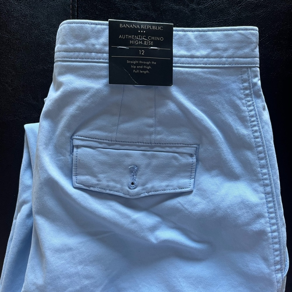 New with tags, Banana Republic Authentic Chino